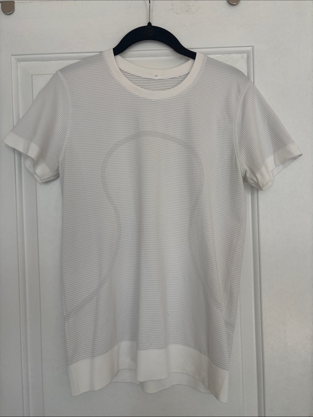 Lululemon Swiftly Breeze Short Sleeve, white/grey stripe, size 8